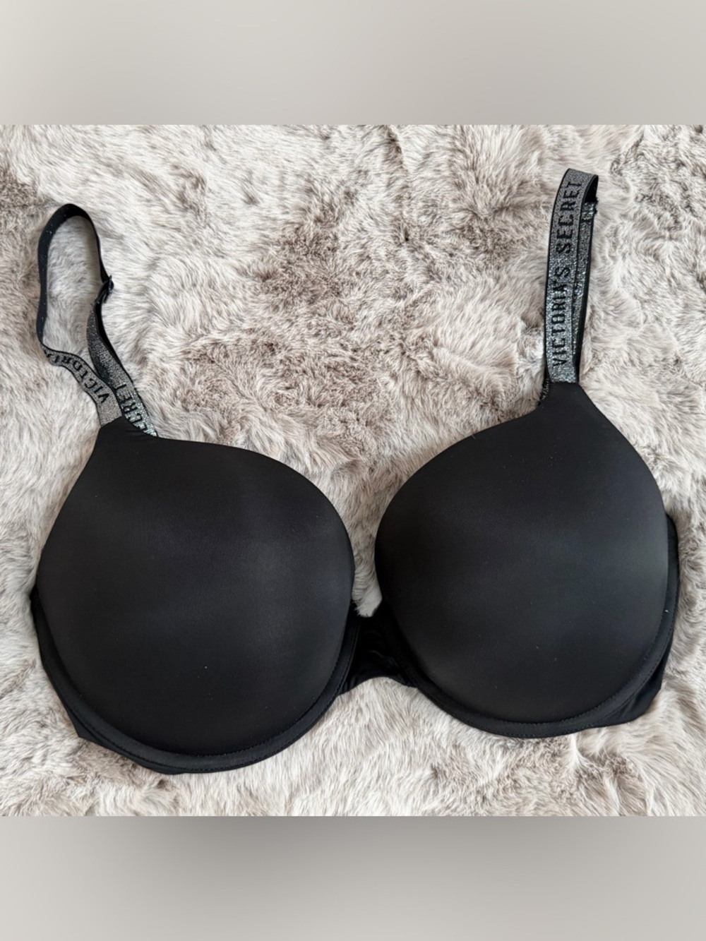 Victoria's Secret T-Shirt Push-Up Bra with Logo Straps